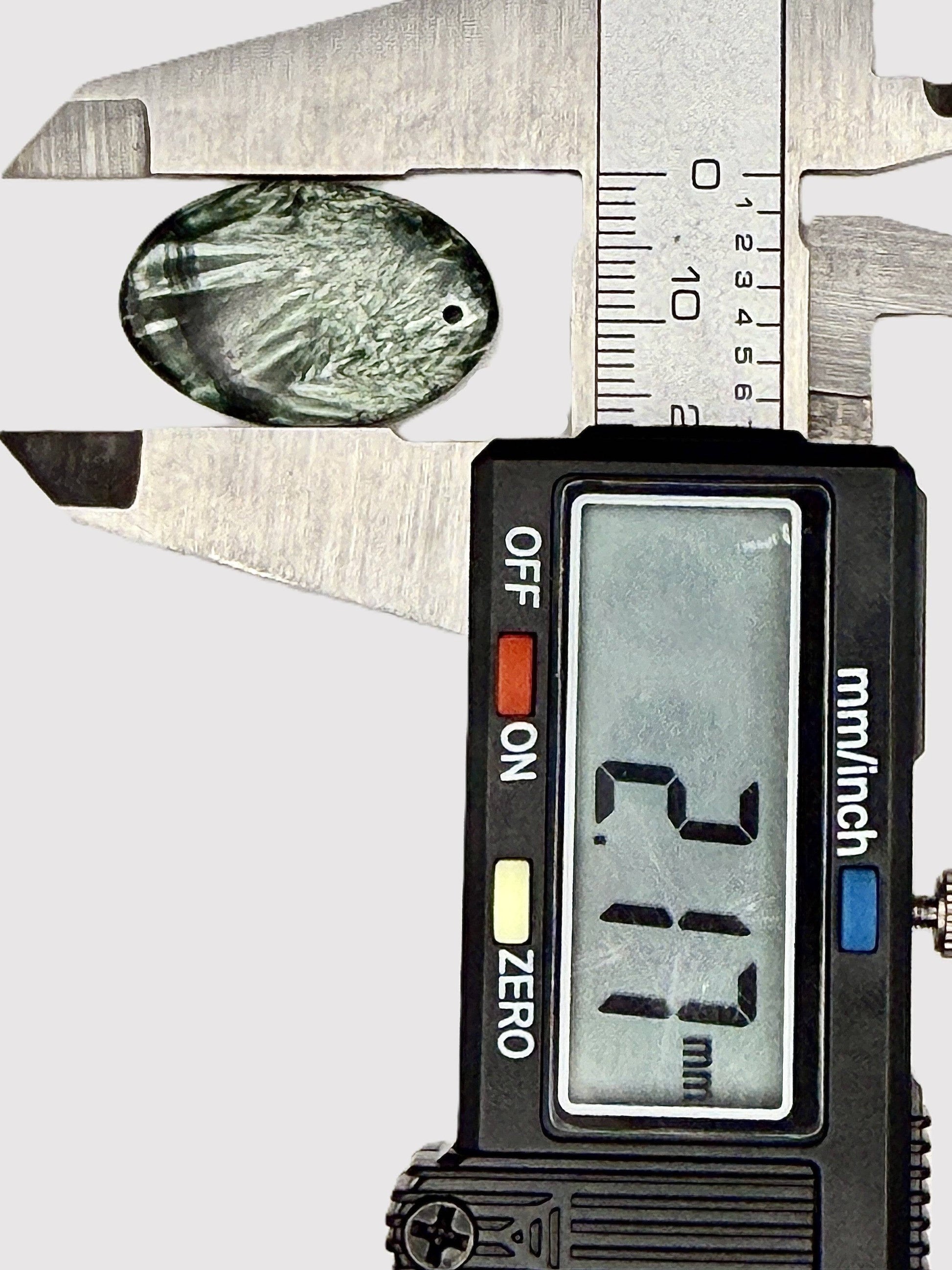 Green Seraphinite cabochon gemstone polished for jewelry making - 2.17mm wide