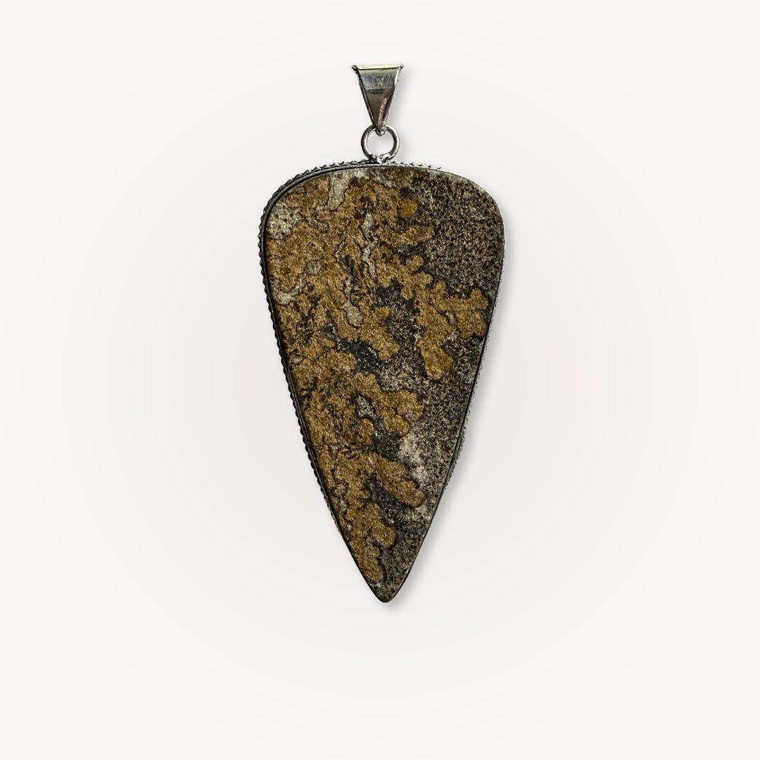 Psilomelane Jasper Pendant | Grounding, Protection, Self-awareness. Close-up of the pendant's front, highlighting its unique organic jasper pattern.
